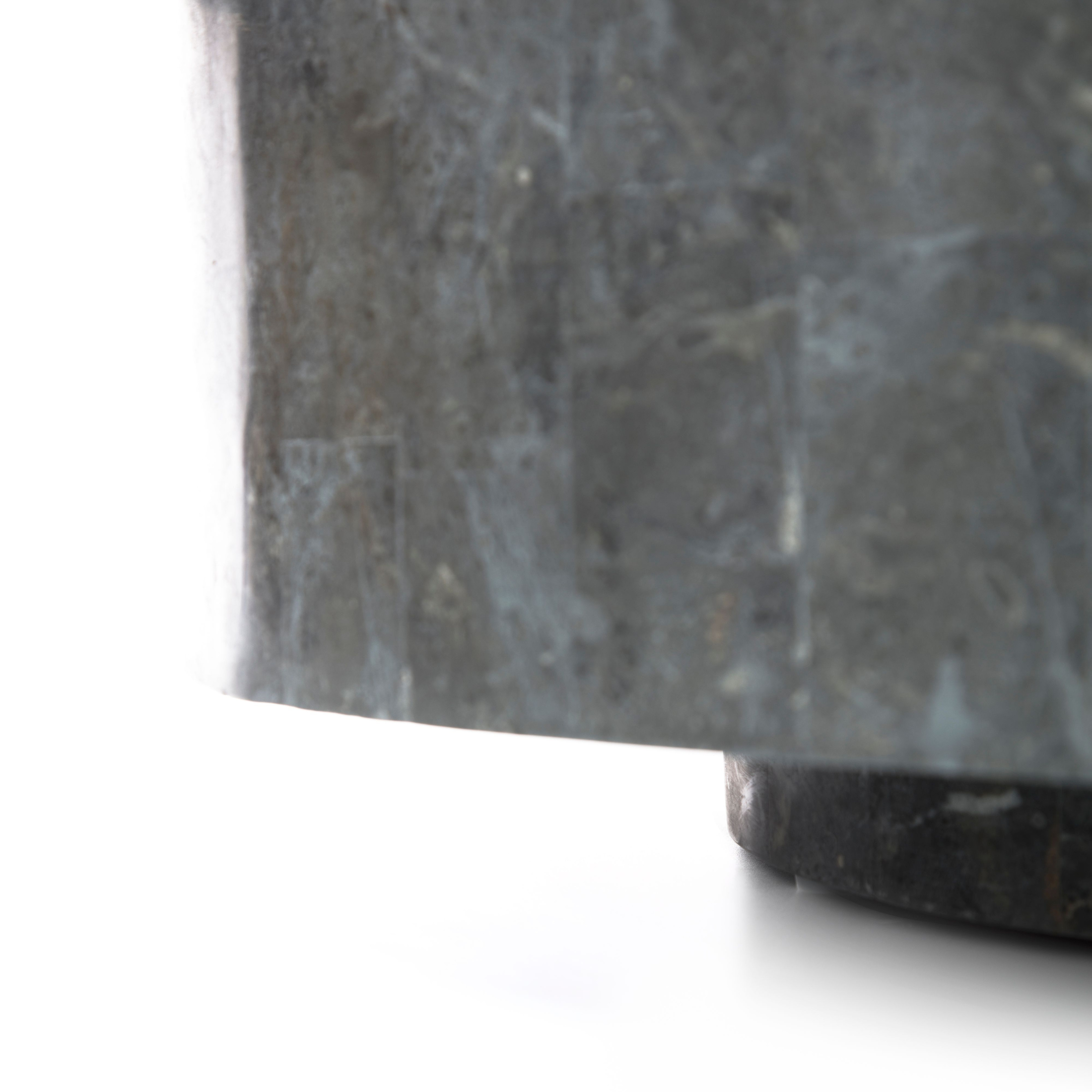 Tavolino basso da caffè in pietra fossile "Cleopas" cm 85x85 28h