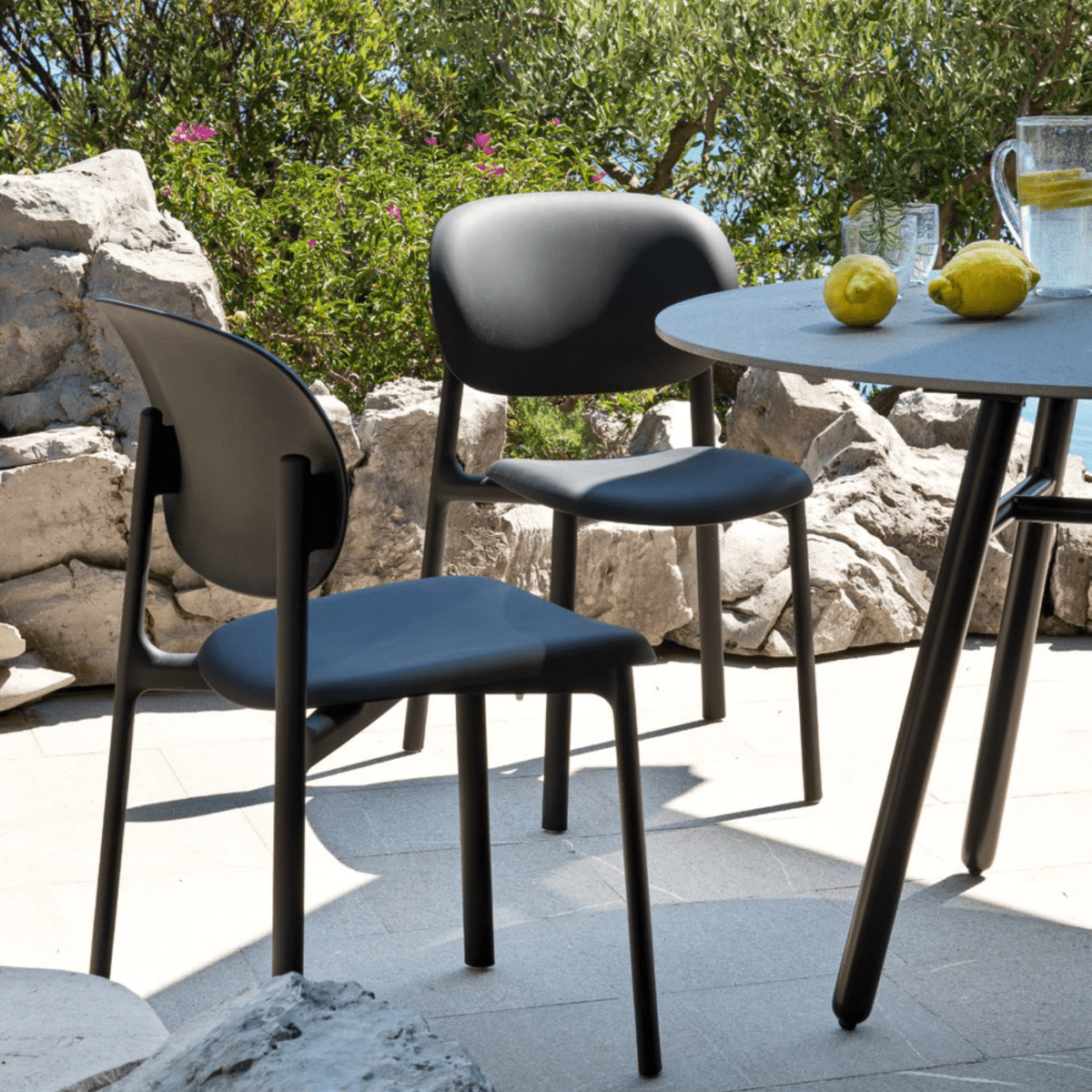 Sedia moderna da soggiorno "Zero" in polipropilene riciclato cm 53x53 82h - MondoViro