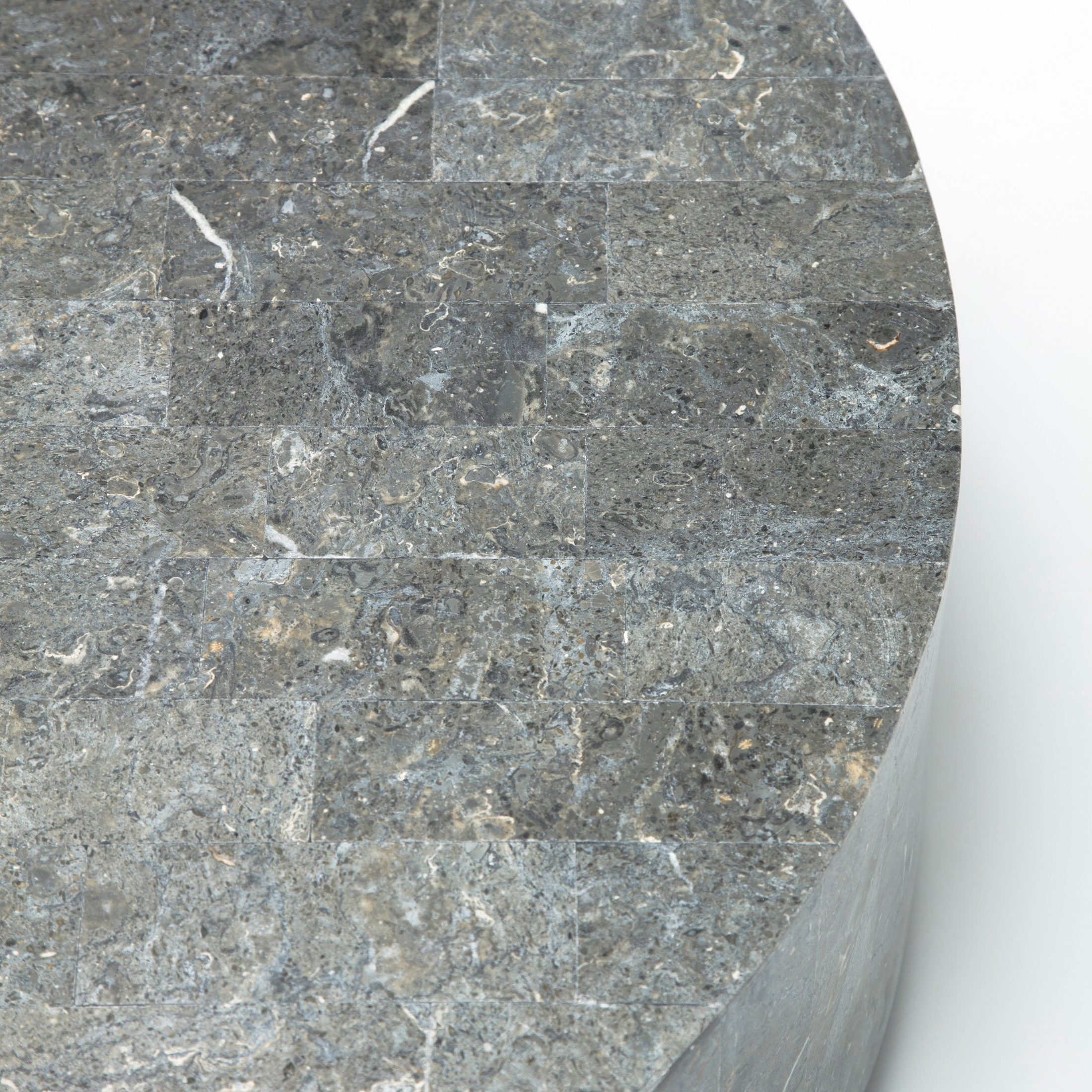 Tavolino basso da caffè in pietra fossile "Cleopas" cm 85x85 28h