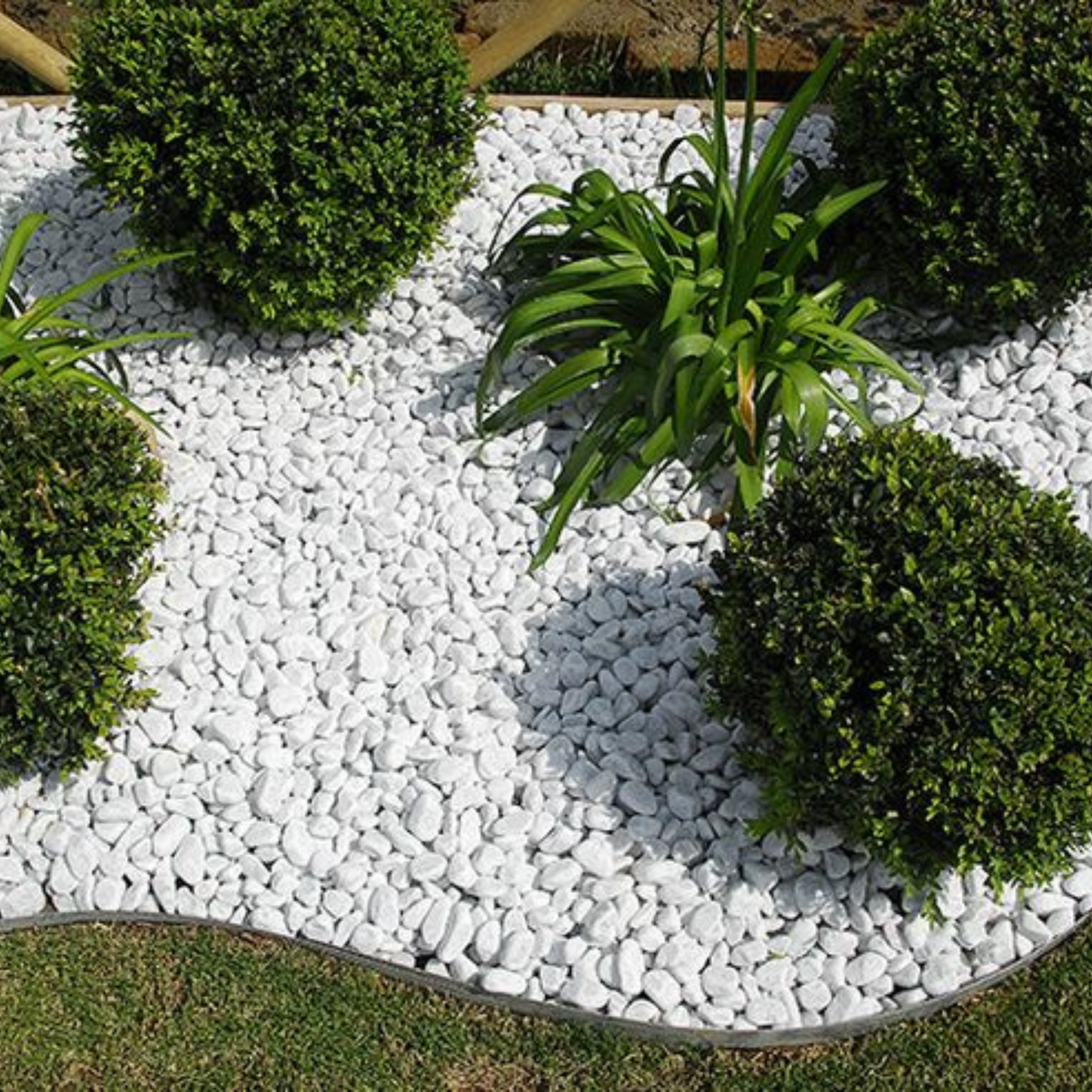 Ciottoli di marmo bianco Carrara per decorazione da giardino in sacchi da 20 kg
