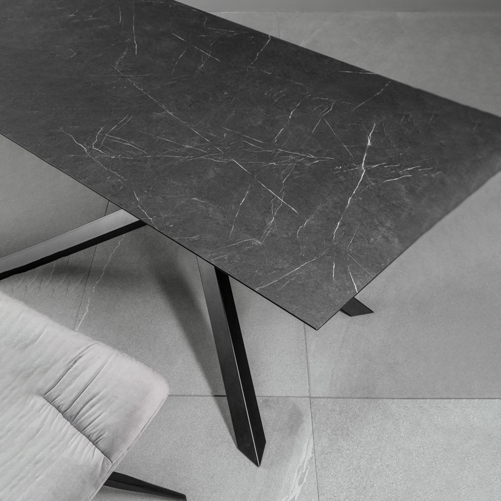 Tavolo allungabile "Jade" piano in HPL gambe in alluminio cm 170/270x90 76h