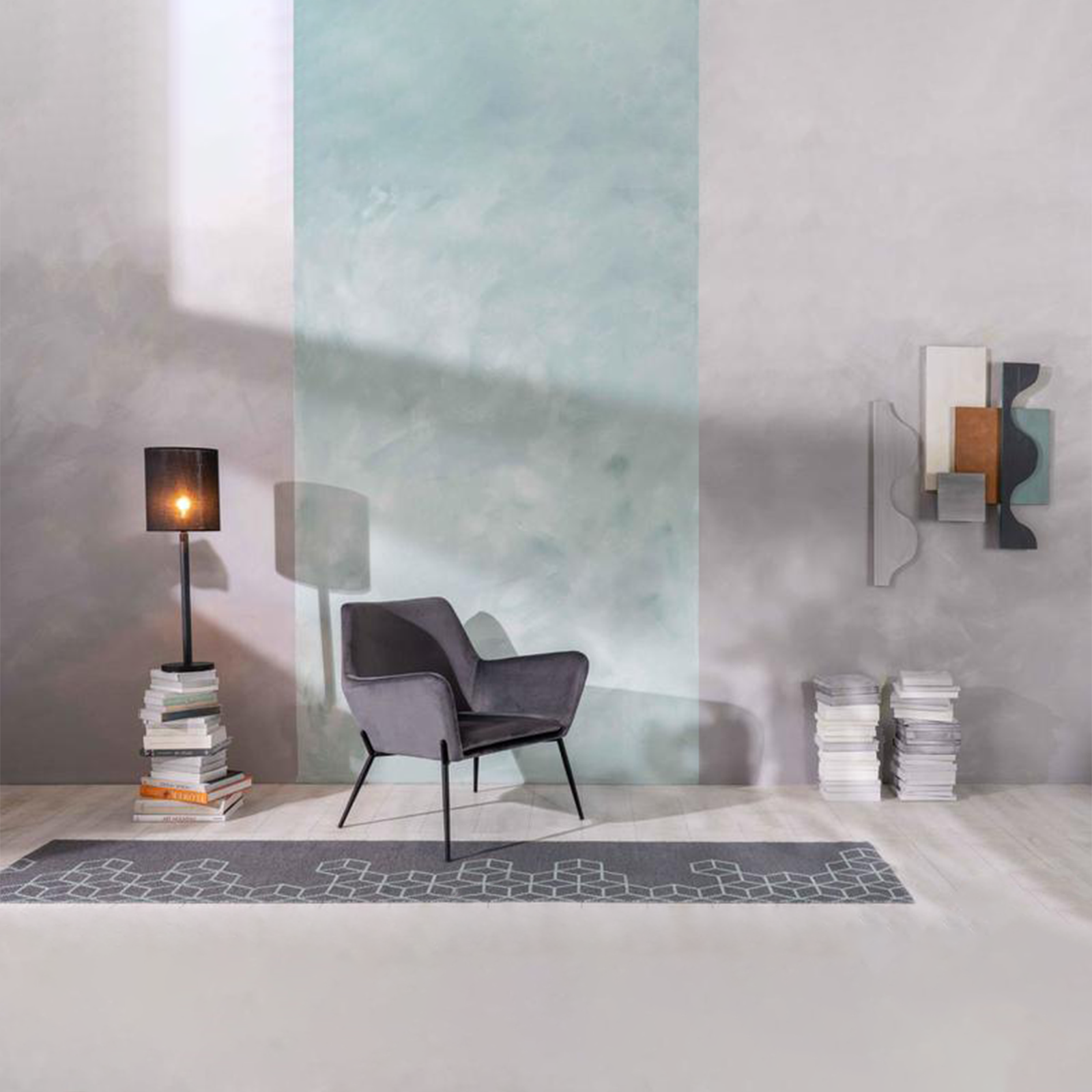 Poltrona imbottita "Gaia" moderna in velluto con gambe in metallo cm 70x72 79h