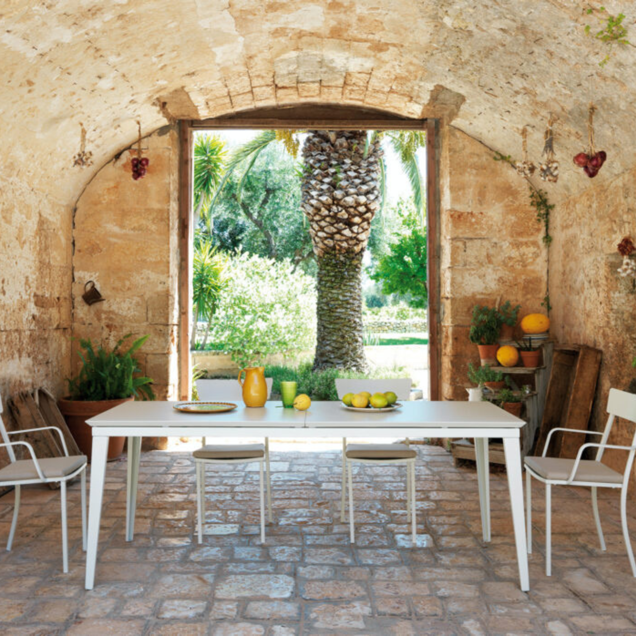 Set di sedie in metallo verniciato "Mogan" da giardino impilabili cm 52x50 88h