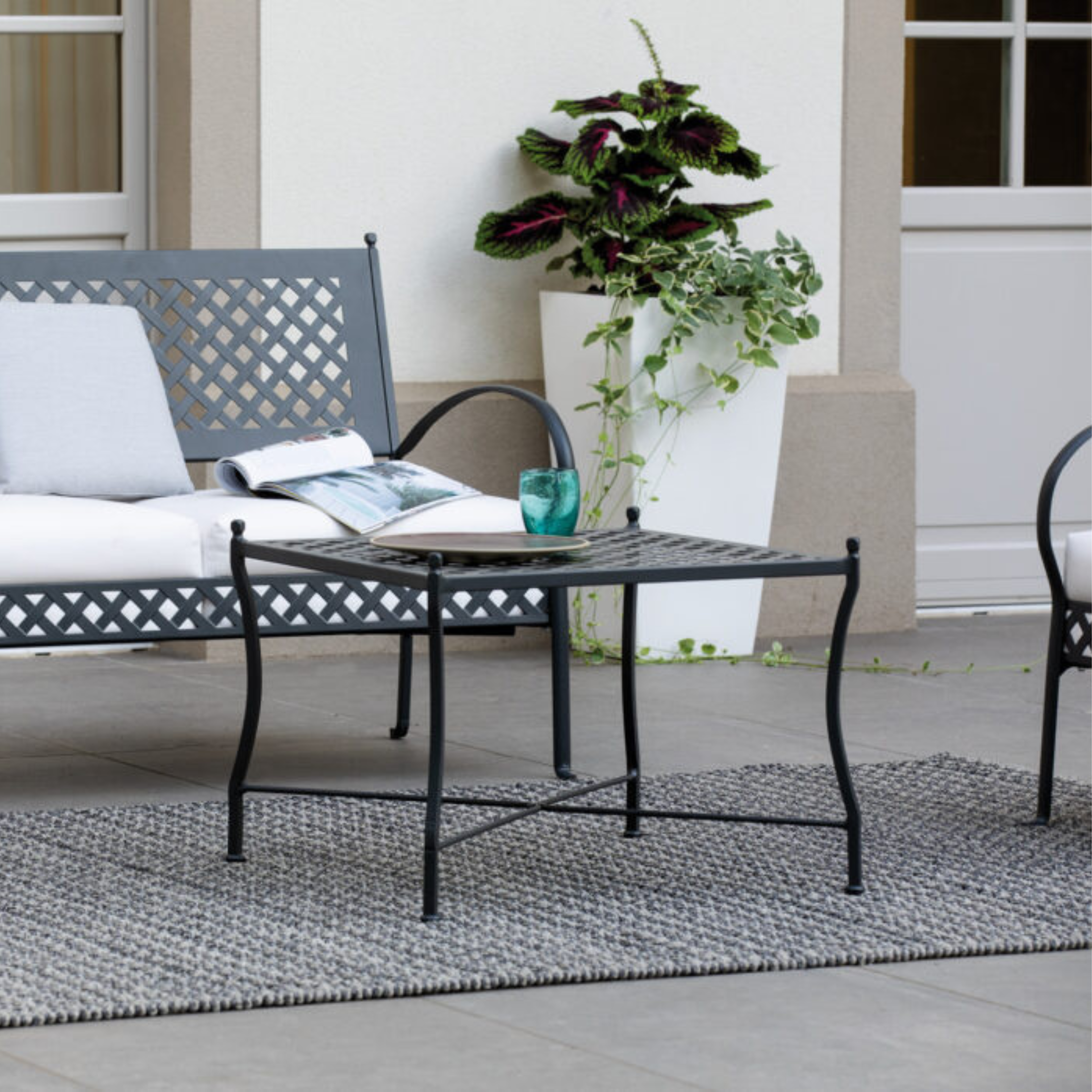 Tavolo basso in metallo "Springtime" tavolino da caffè per giardino cm 64x64 49h