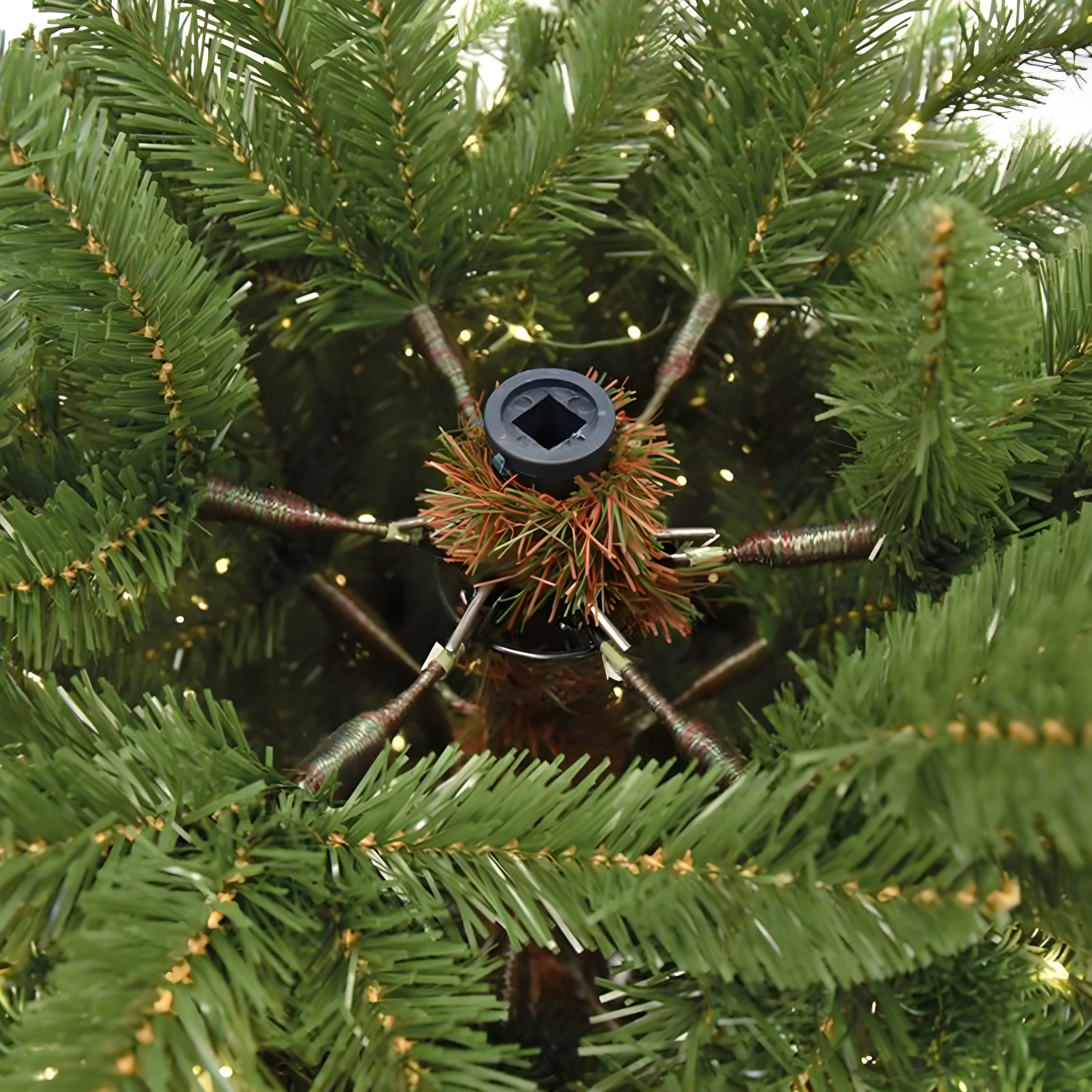 Albero di natale con Micro Led Incorporati "Aurora" 80% PE Effetto Real Touch