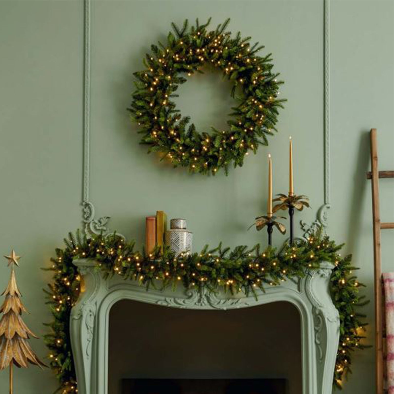 Corona ghirlanda "Madame" con microled retro porta natalizio in PE effetto real touch