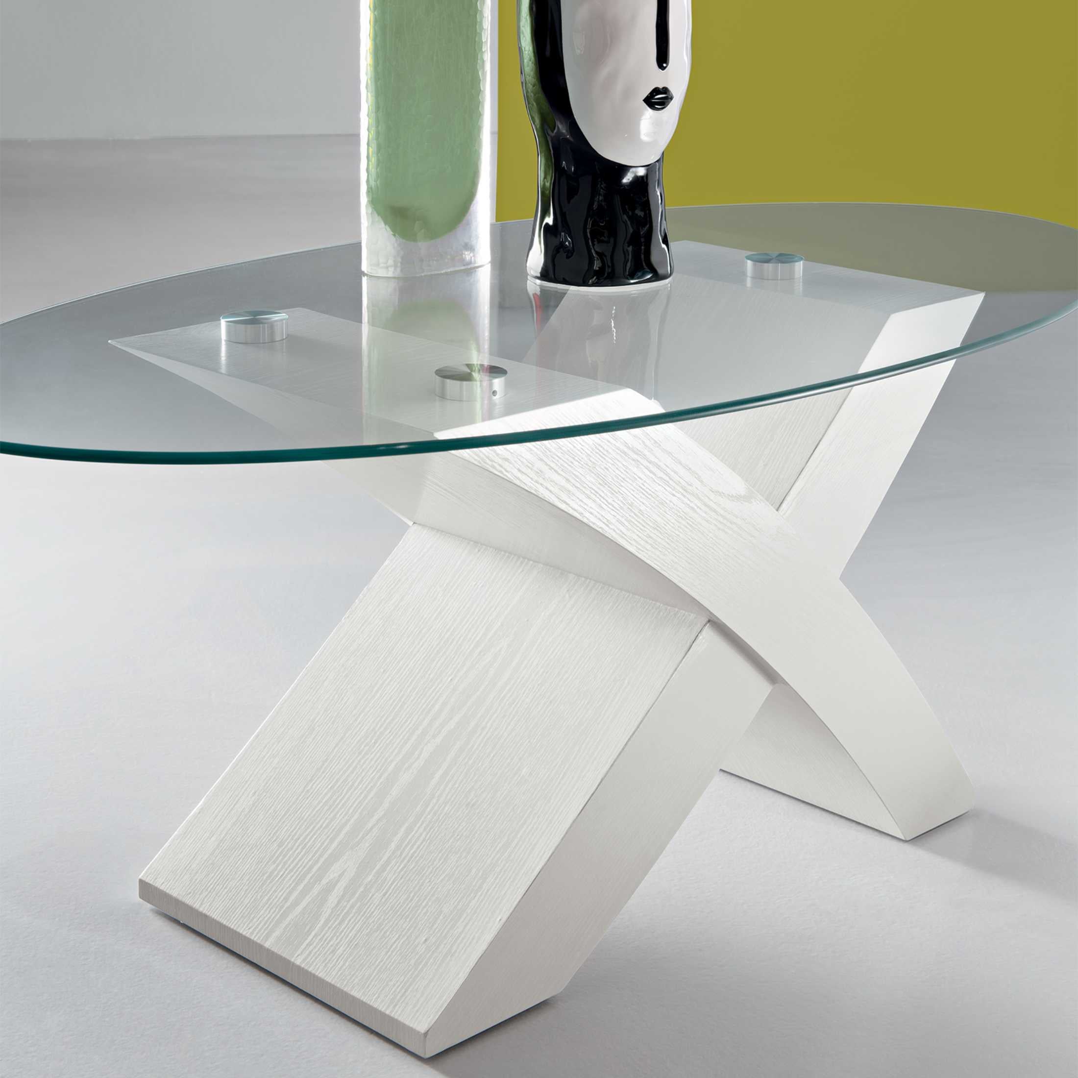 Tavolino in vetro ovale "Jeda" con base in legno cm 110x59 45h