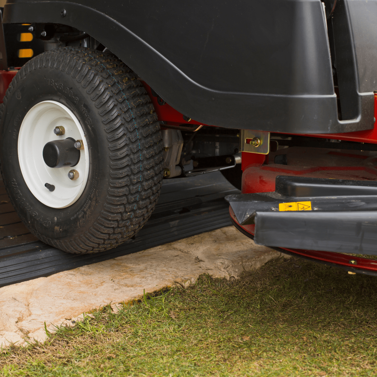 Casetta da giardino "Nido Plus 7517/1775" evotech marrone con doppia opzione di montaggio - MondoViro