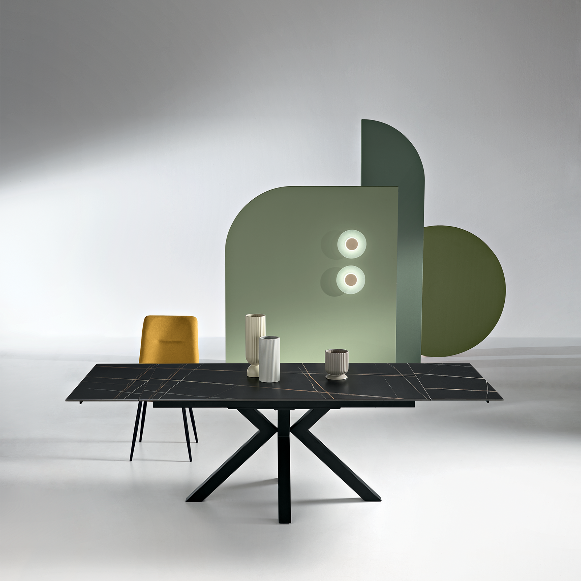 Tavolo allungabile "Korven" in pietra sinterizzata effetto marmo con 2 allunghe cm 160/240x91 74h