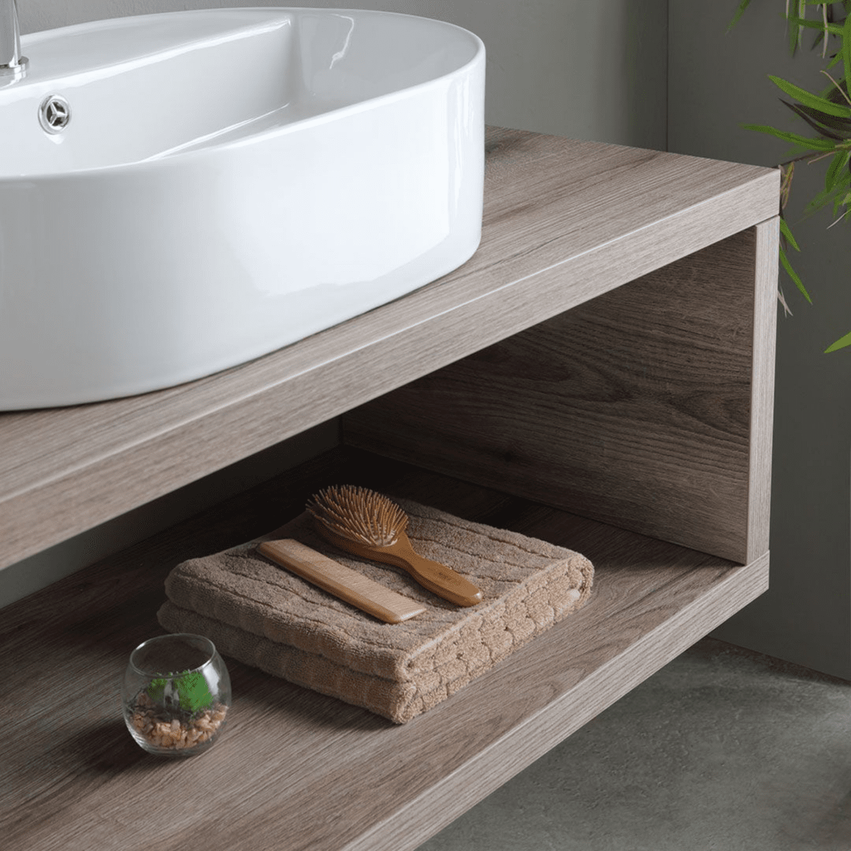 Mobile bagno sospeso rovere fossile "Kos" 100 cm con lavabo ovale bianco in ceramica e specchio rettangolare - MondoViro