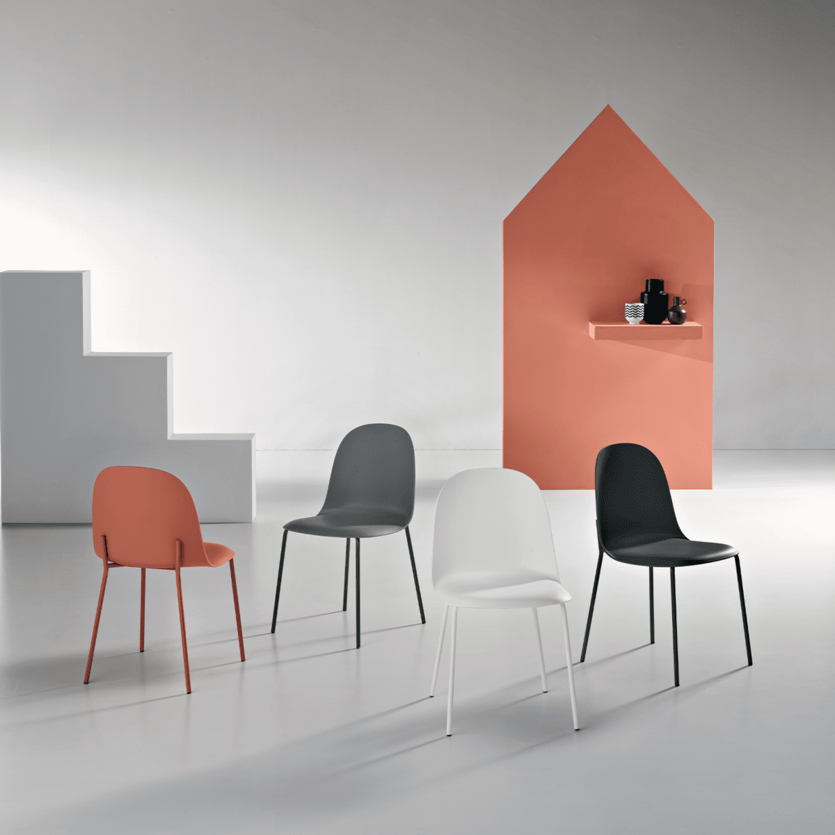 Set di sedie da pranzo "Leandro" in polipropilene con struttura in metallo cm 45x50 82h - MondoViro