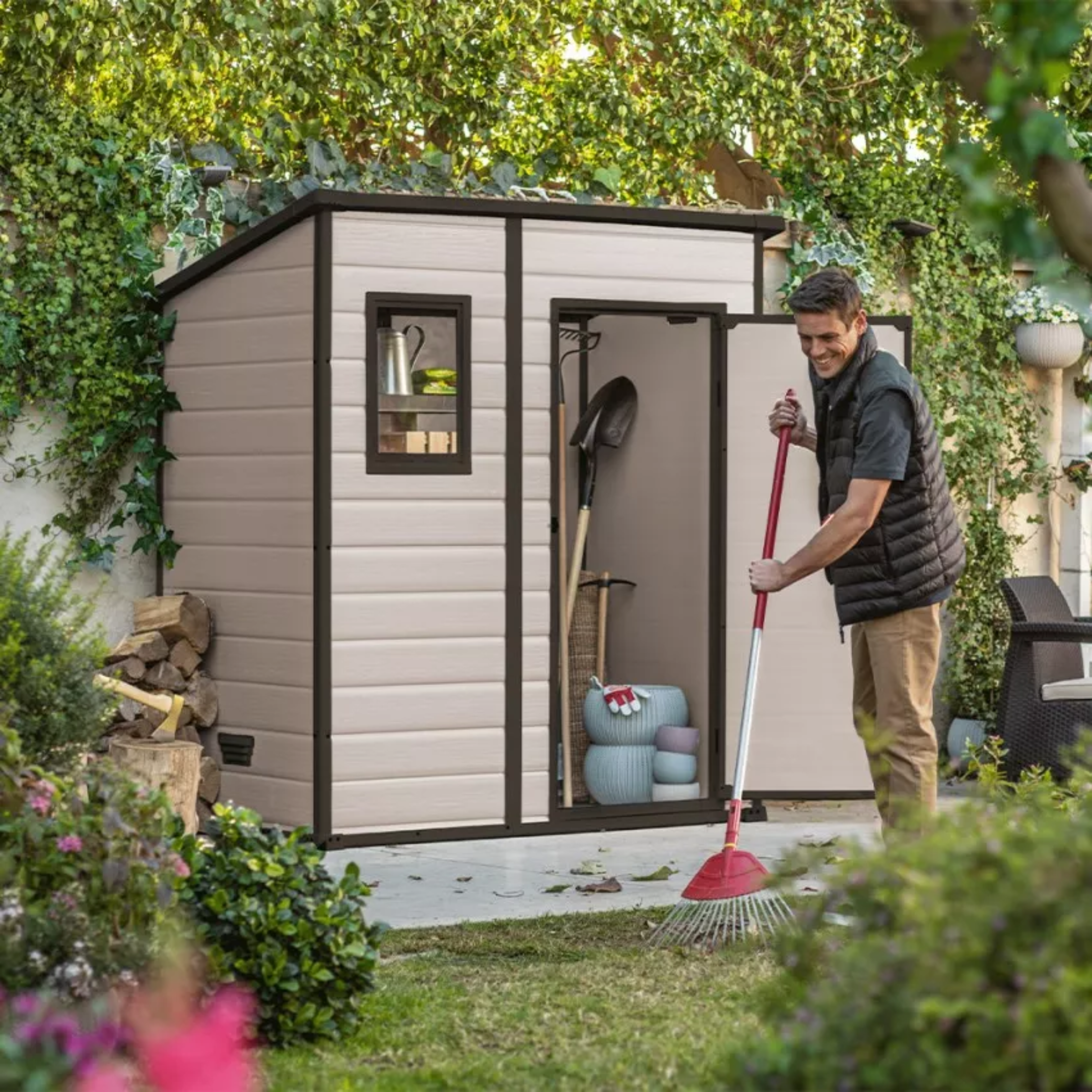 Casetta da giardino "Coffee" effetto legno beige con finestra frontale