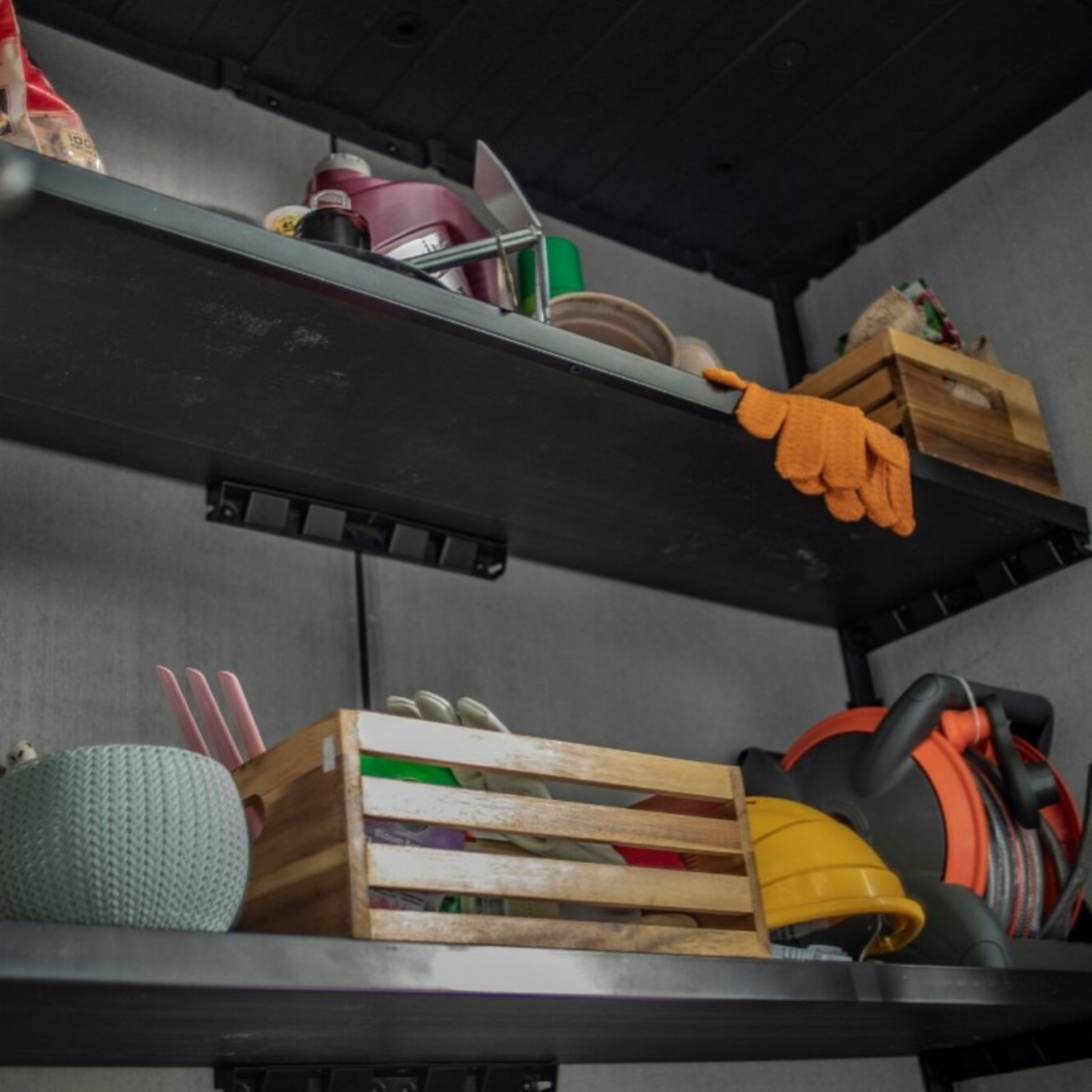 Armadio porta attrezzi da esterno "Compact" a 2 ripiani cm 140x73,6 170,4h