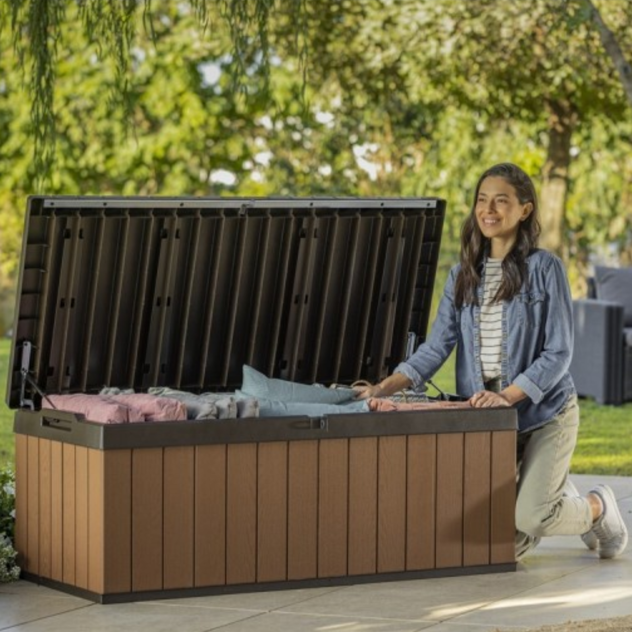 Baule da esterno  in resina "Darwin" capiente effetto legno cm 142.9x65.5 54.4h