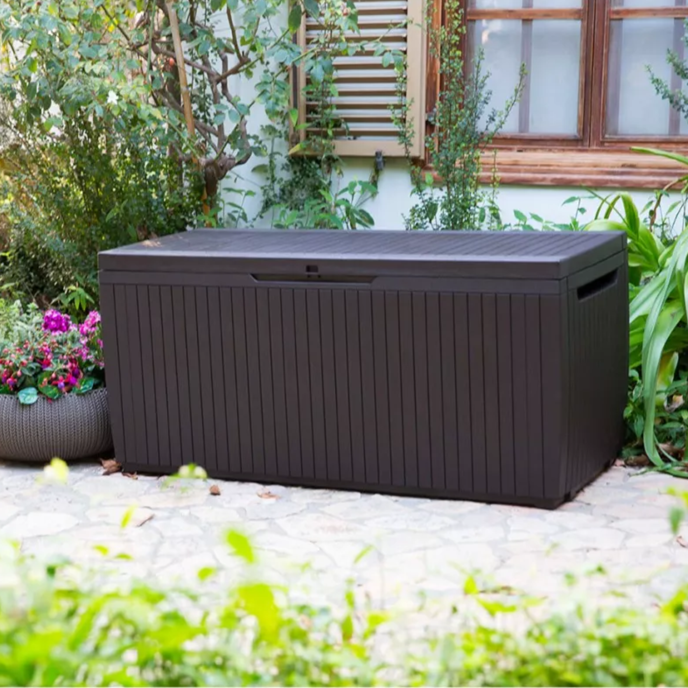 Cassapanca con ruote in resina multiuso  "Coral" cm 123x53,5 57h