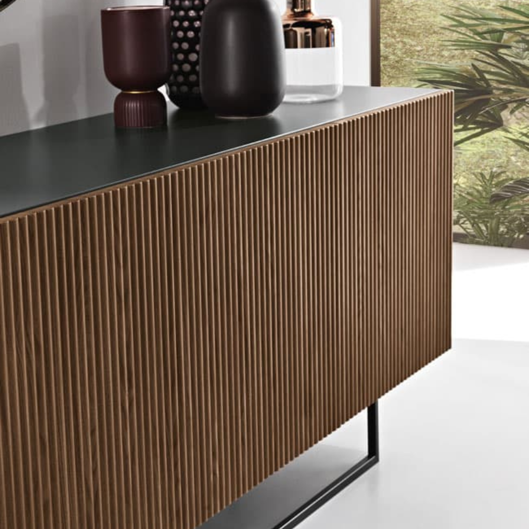 Madia moderna già assemblata "Marina1" 3 ante in legno laccato con piedini sagomati cm 180x50 80h