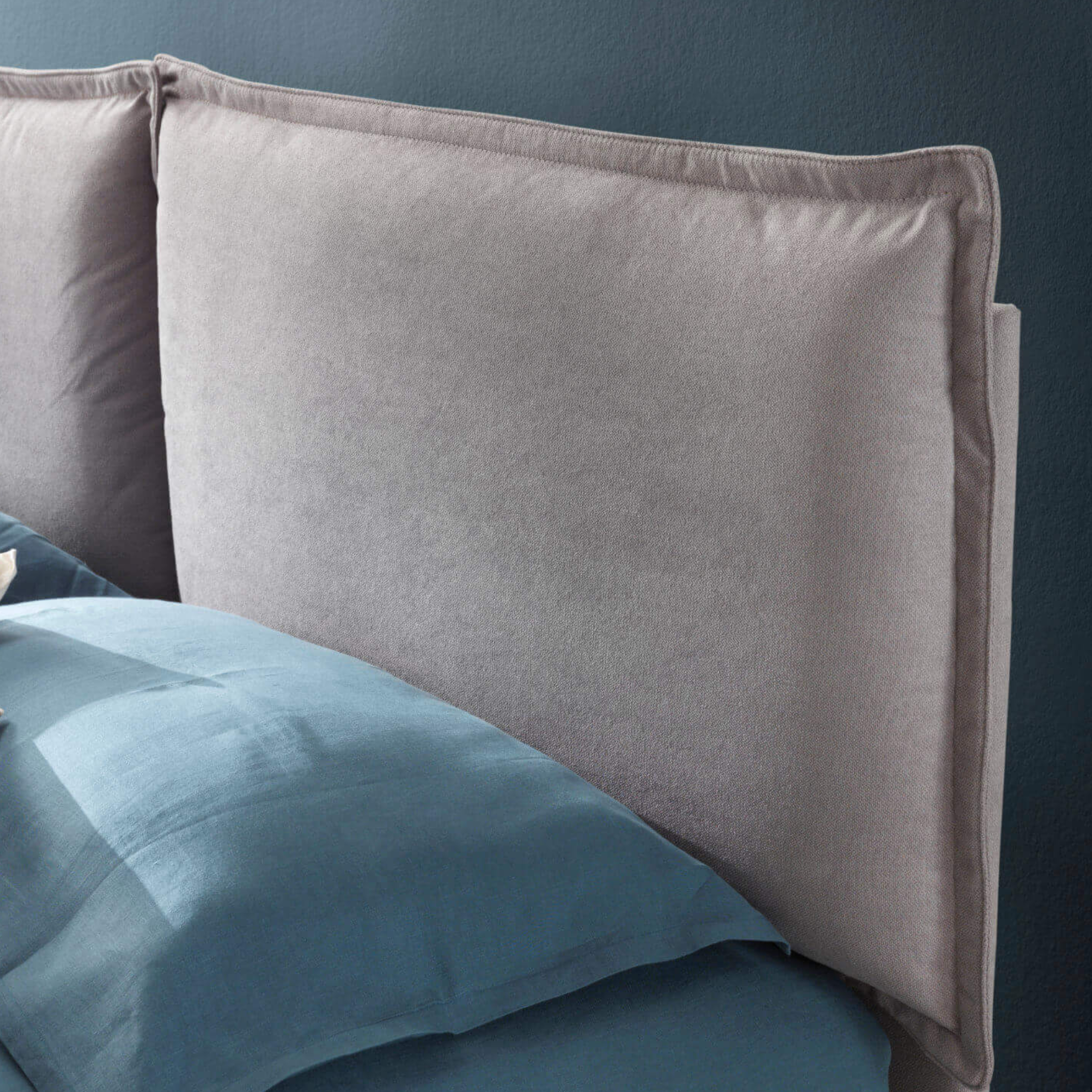 Letto matrimoniale "Cuba" in tessuto idro con contenitore capiente