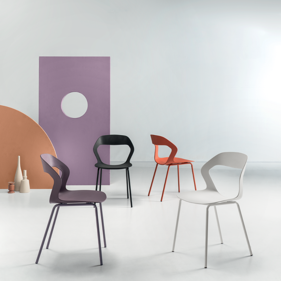 Set di sedie impilabili "Prisma" in polipropilene cm 54x51 87h